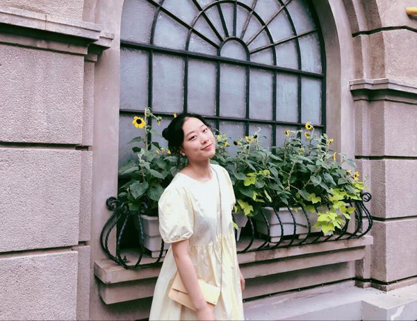 2015级优秀员工——刘娅.jpg